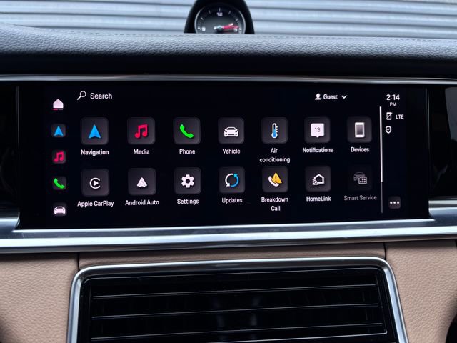 Certified 2023 Porsche Panamera Platinum Edition image 18