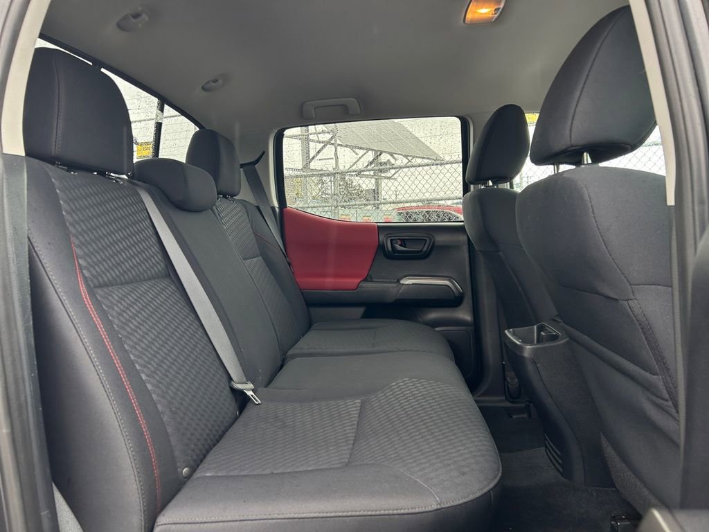 Used 2020 Toyota Tacoma SR5 AWD/4WD image 12