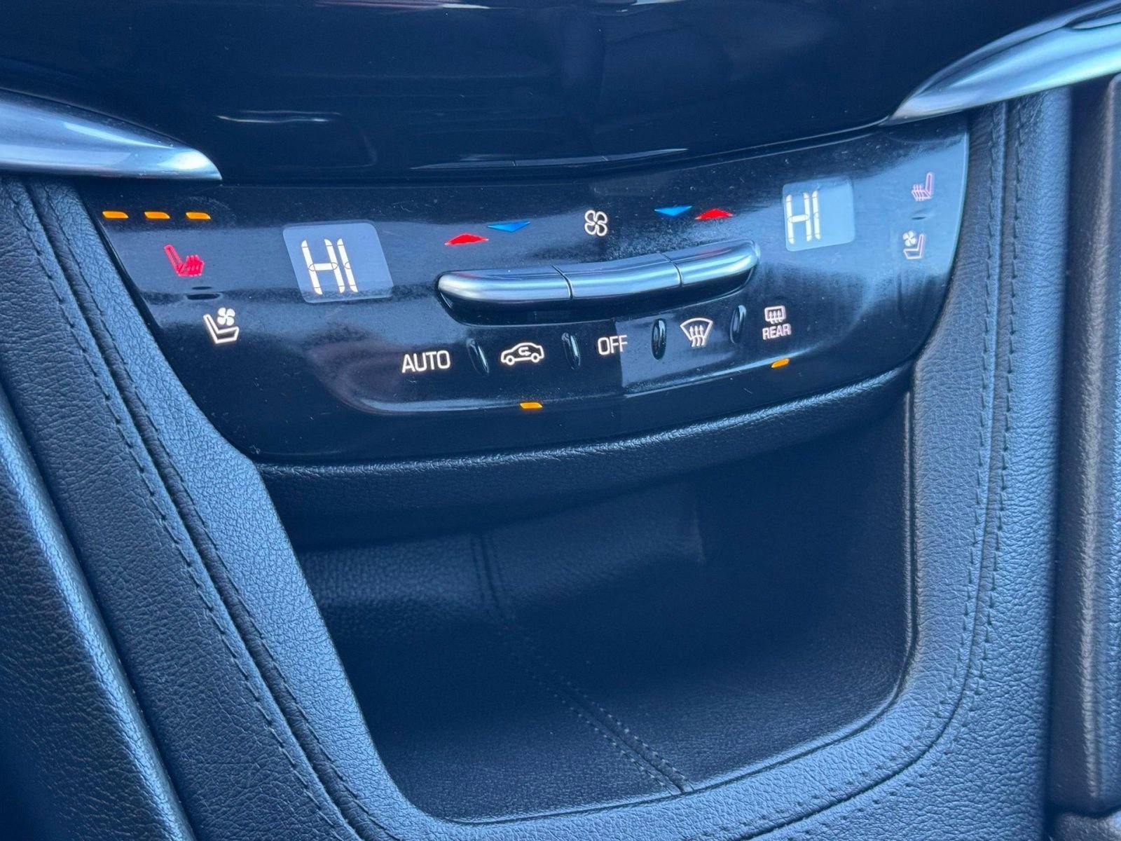 Used 2020 Cadillac XT6 Sport image 27