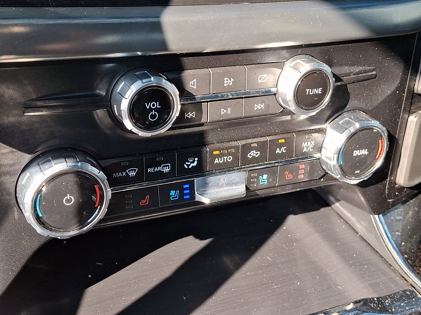 Certified 2023 Ford F150 Lariat w/ Equipment Group 502A High AWD/4WD image 17