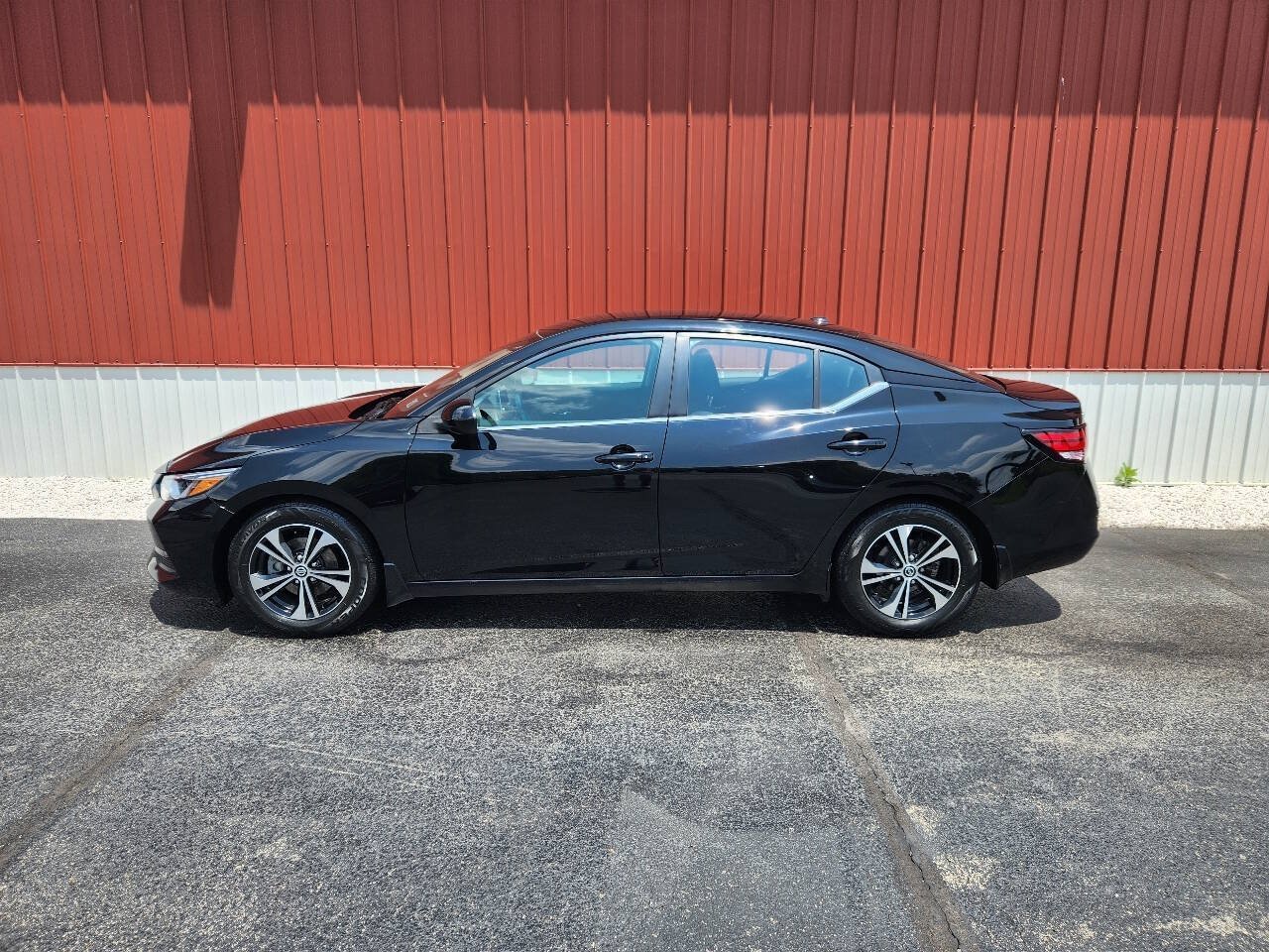 Used 2022 Nissan Sentra SV FWD image 2