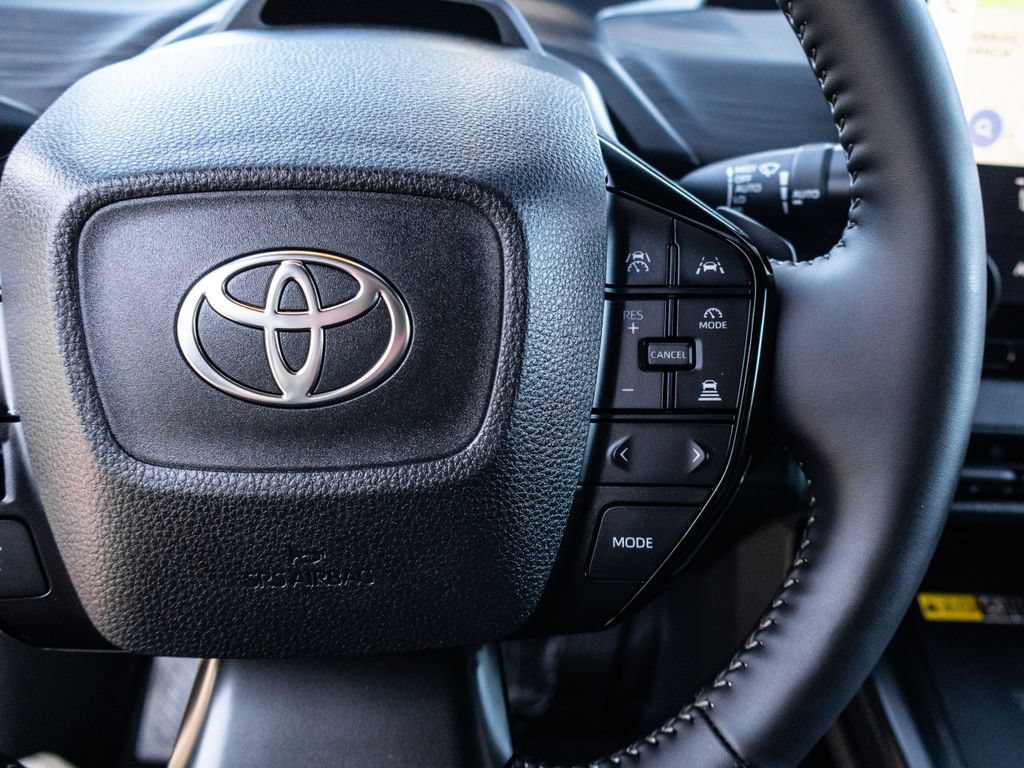 Used 2026 Toyota C-HR AWD/4WD image 31