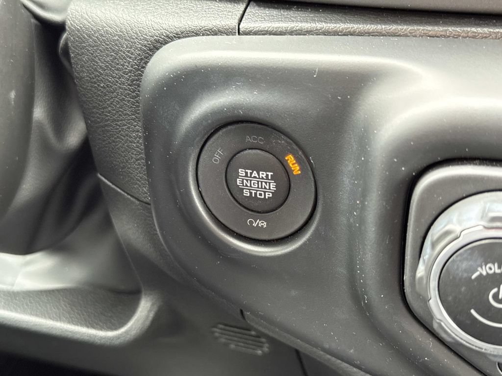 Used 2023 Jeep Wrangler Sport AWD/4WD image 13
