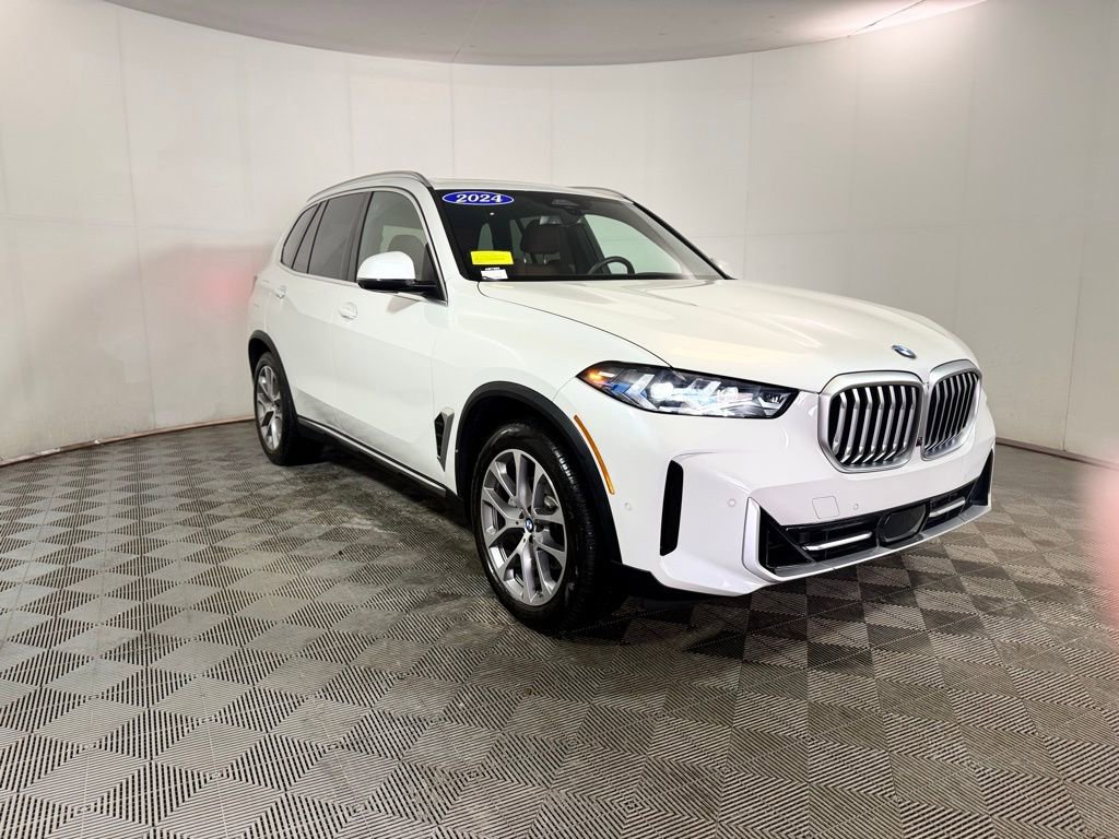 Used 2024 BMW X5 xDrive40i w/ Premium Package image 9