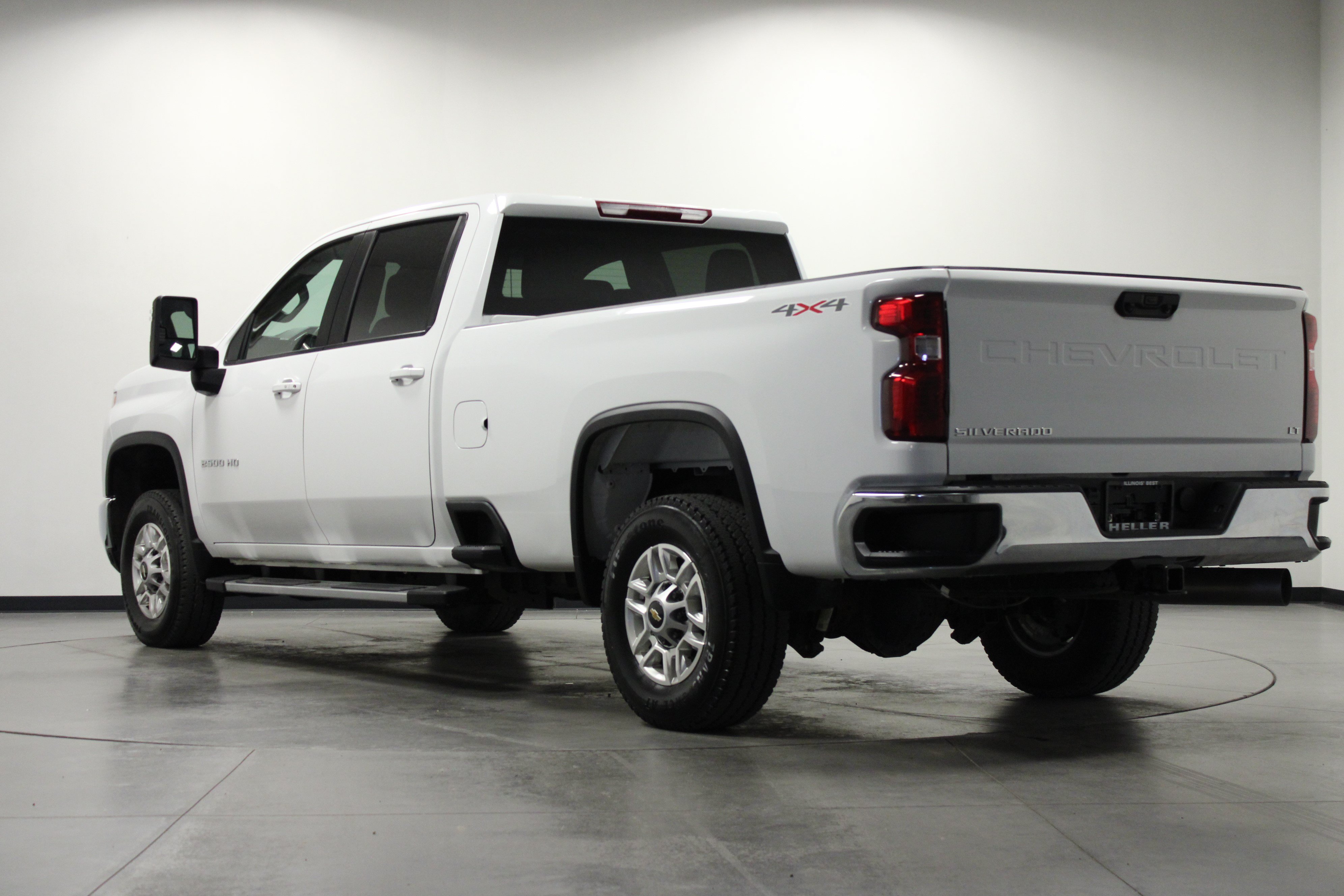 Used 2025 Chevrolet Silverado 2500 LT w/ Convenience Package AWD/4WD image 6