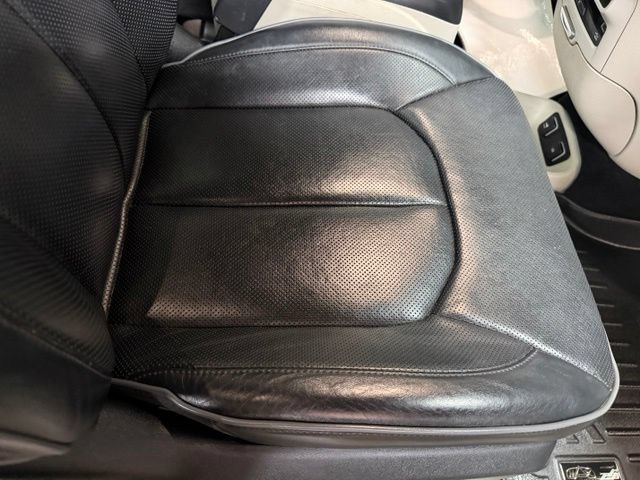Used 2017 Chrysler Pacifica Limited FWD image 36