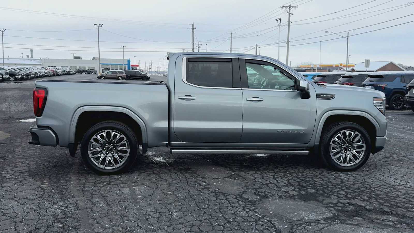 Certified 2025 GMC Sierra 1500 Denali Ultimate AWD/4WD image 9