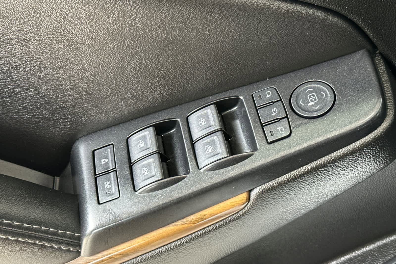 Used 2020 GMC Yukon XL Denali RWD image 13