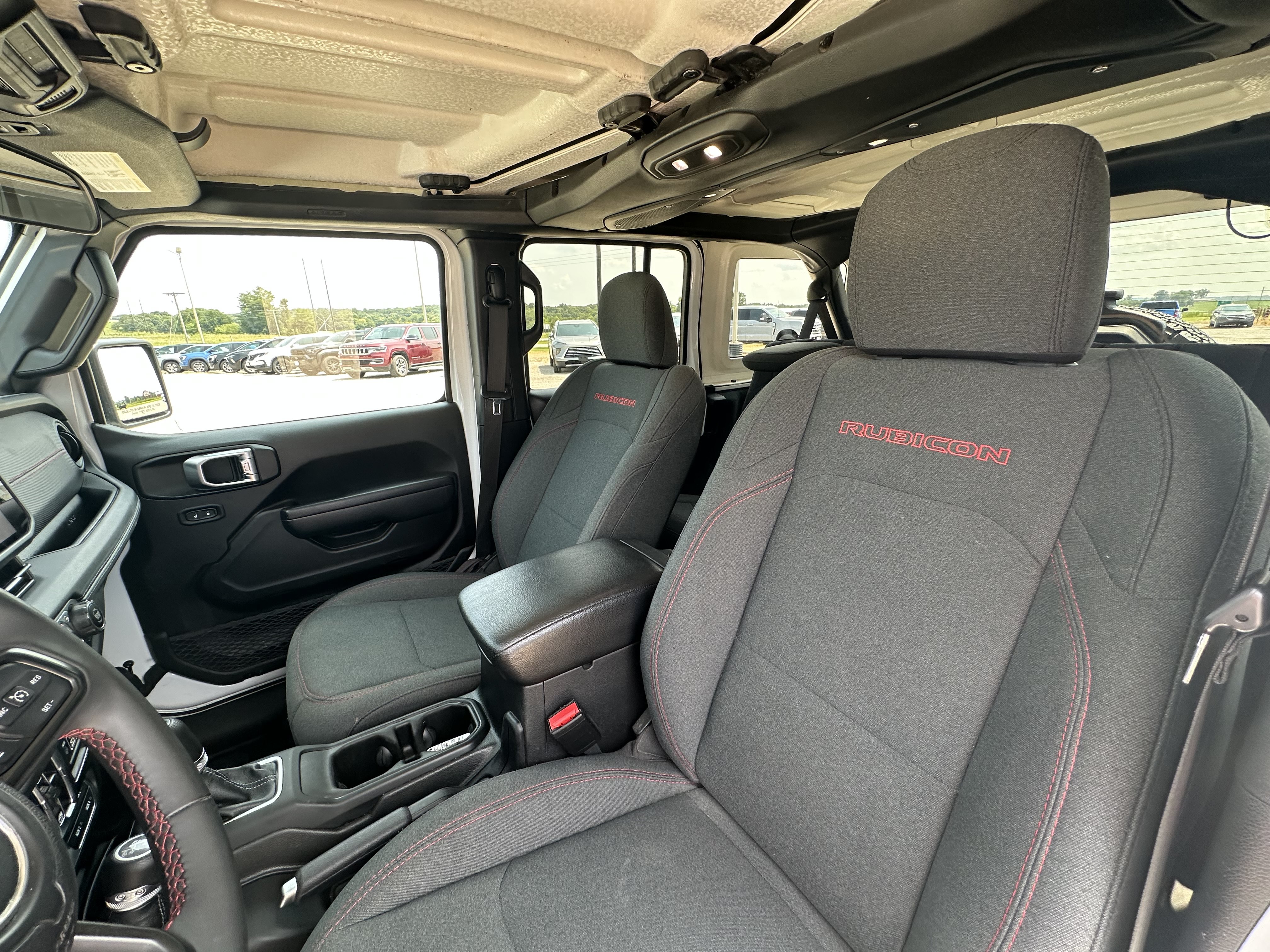 Used 2024 Jeep Wrangler Unlimited Rubicon AWD/4WD image 17