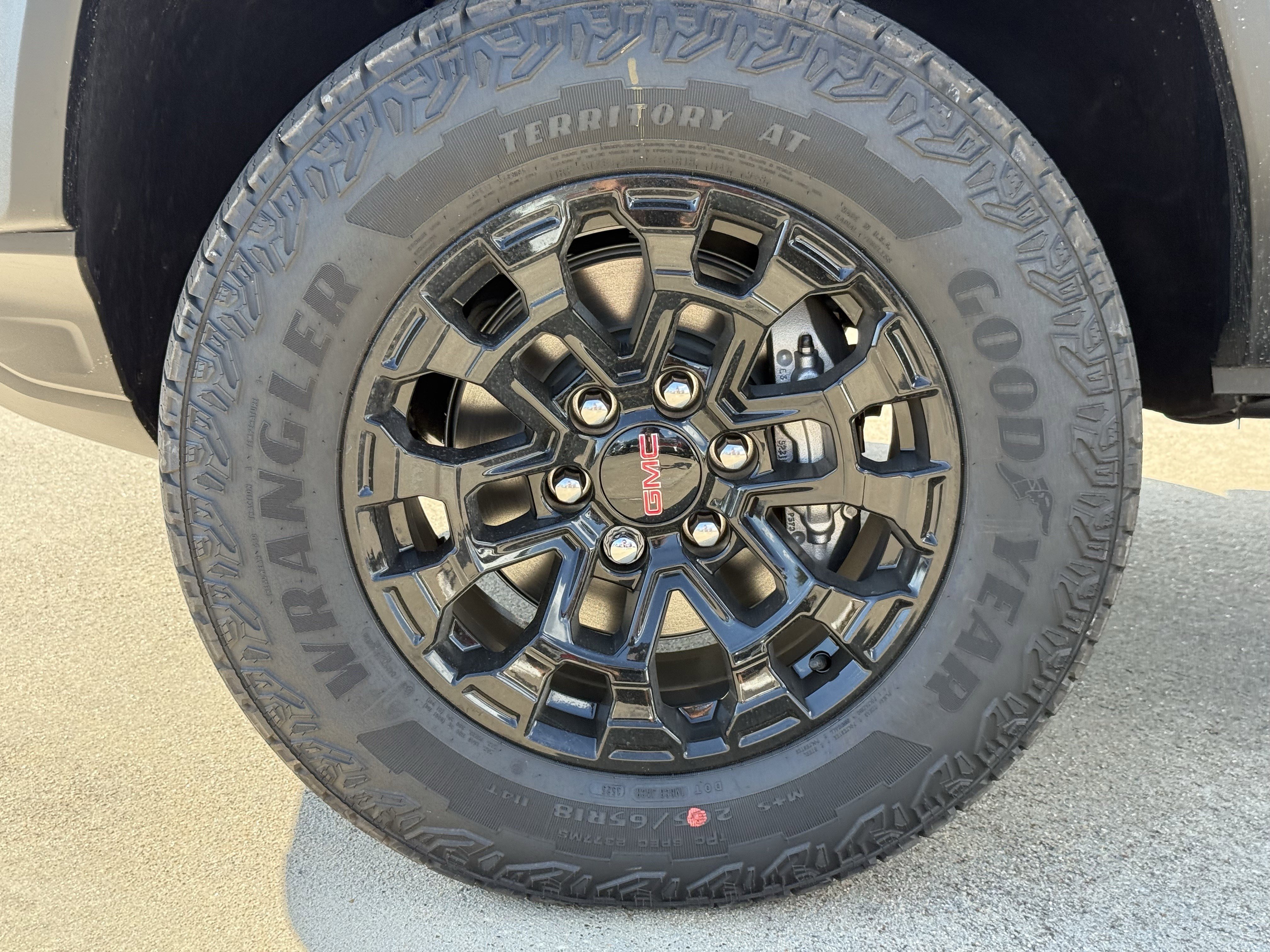 New 2026 GMC Canyon Elevation w/ Convenience Package image 9