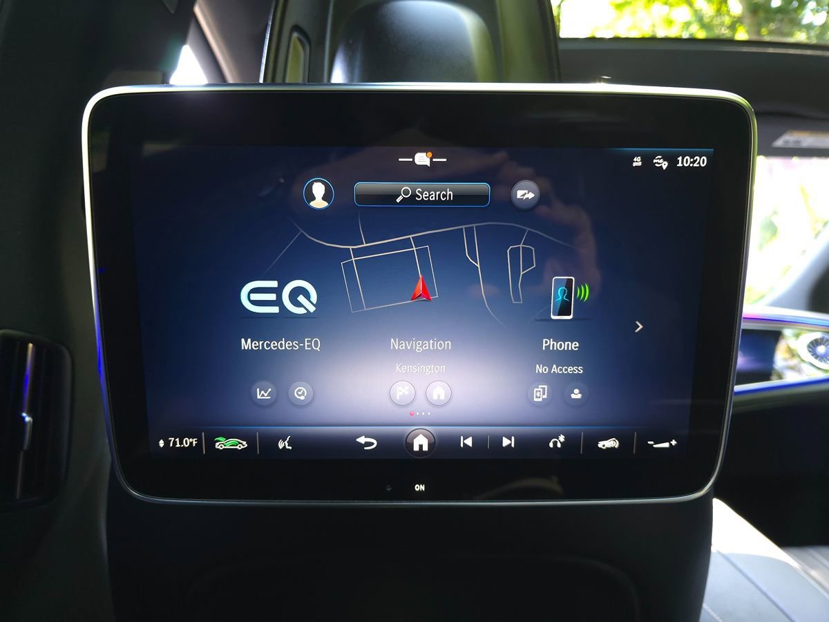 Used 2023 Mercedes-Benz EQS 580 4MATIC SUV w/ Pinnacle Trim Package image 19