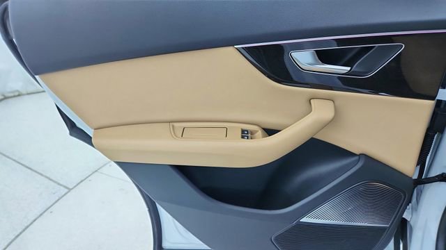 Used 2021 Audi Q8 Prestige w/ Prestige Package AWD/4WD image 31