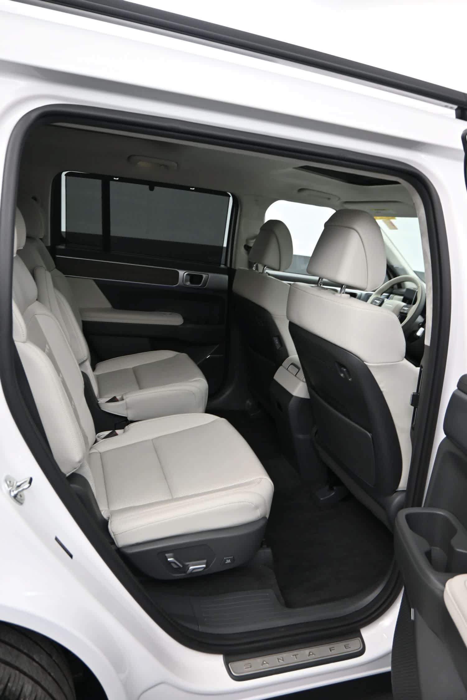 Used 2024 Hyundai Santa Fe Calligraphy AWD/4WD image 13