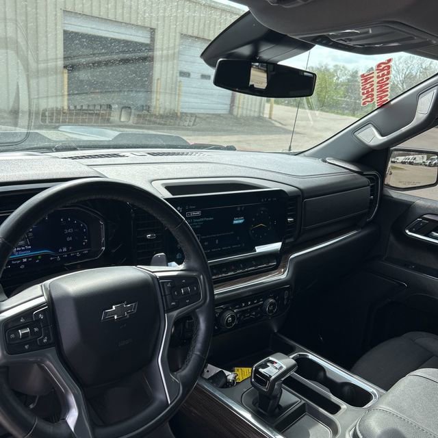 Used 2024 Chevrolet Silverado 1500 LT Trail Boss w/ Protection Package image 14