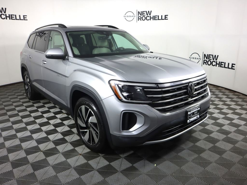 Used 2024 Volkswagen Atlas SE image 3