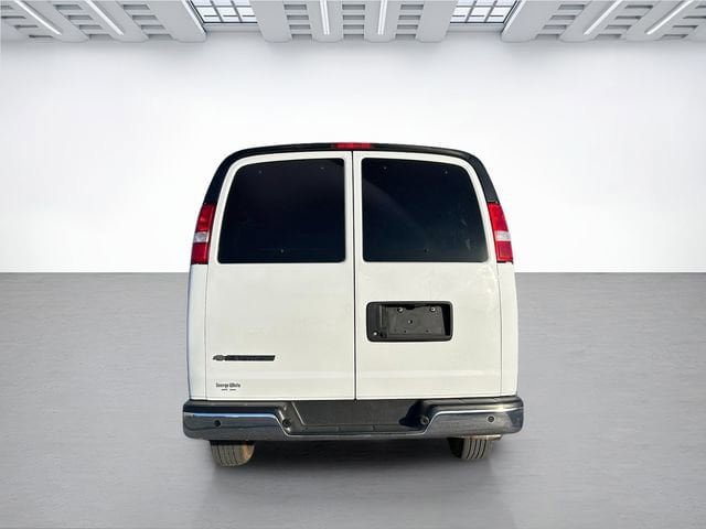 Used 2023 Chevrolet Express 3500 LT w/ LT Preferred Equipment Group RWD image 5