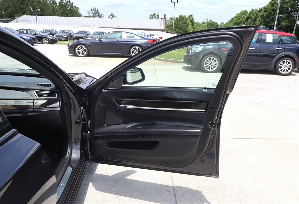 Used 2014 BMW 750Li RWD image 34
