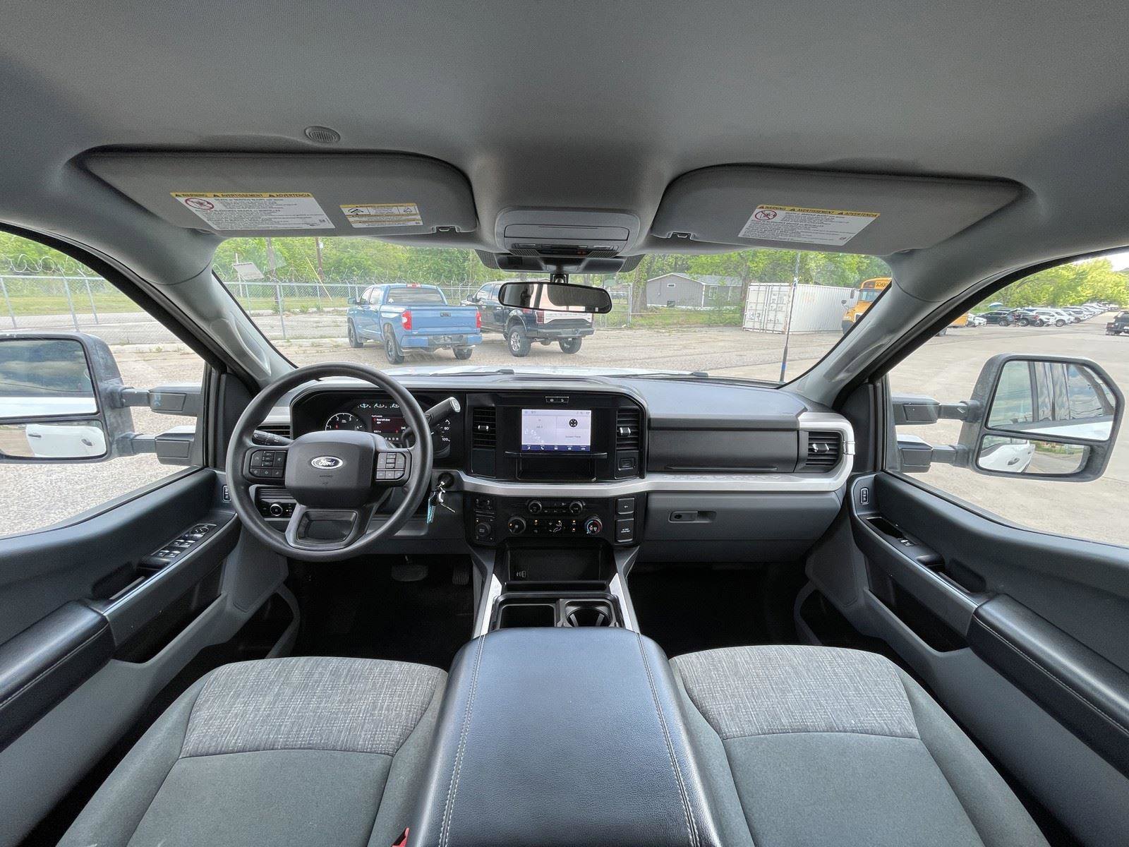 Used 2025 Ford F250 XLT w/ FX4 Off-Road Package AWD/4WD image 14