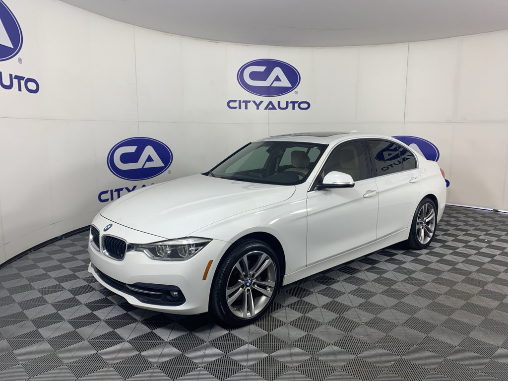 Used 2018 BMW 330i Sedan RWD image 7