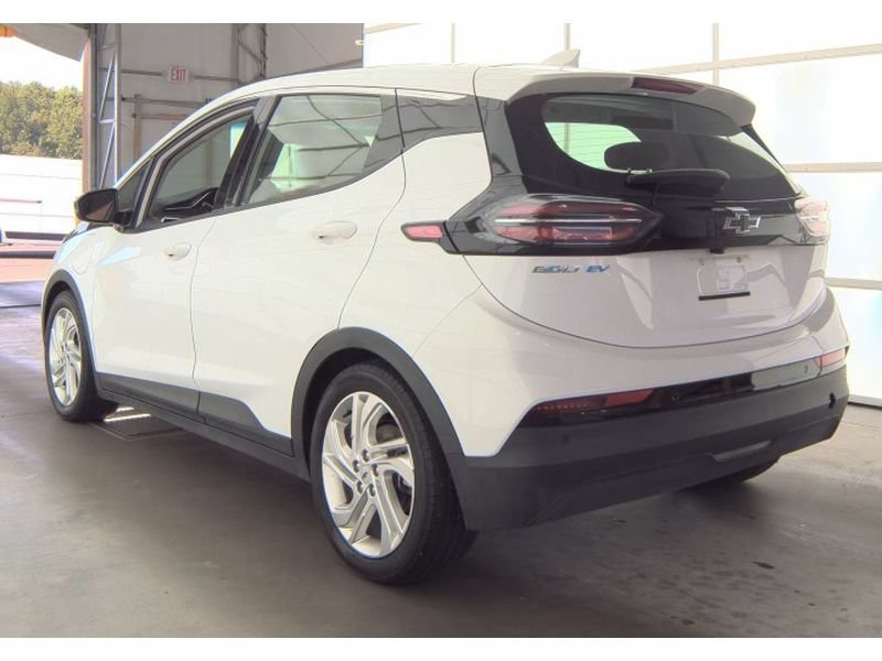 Used 2023 Chevrolet Bolt LT FWD image 4