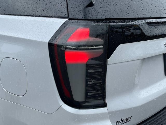 New 2025 Chevrolet Suburban Premier image 12