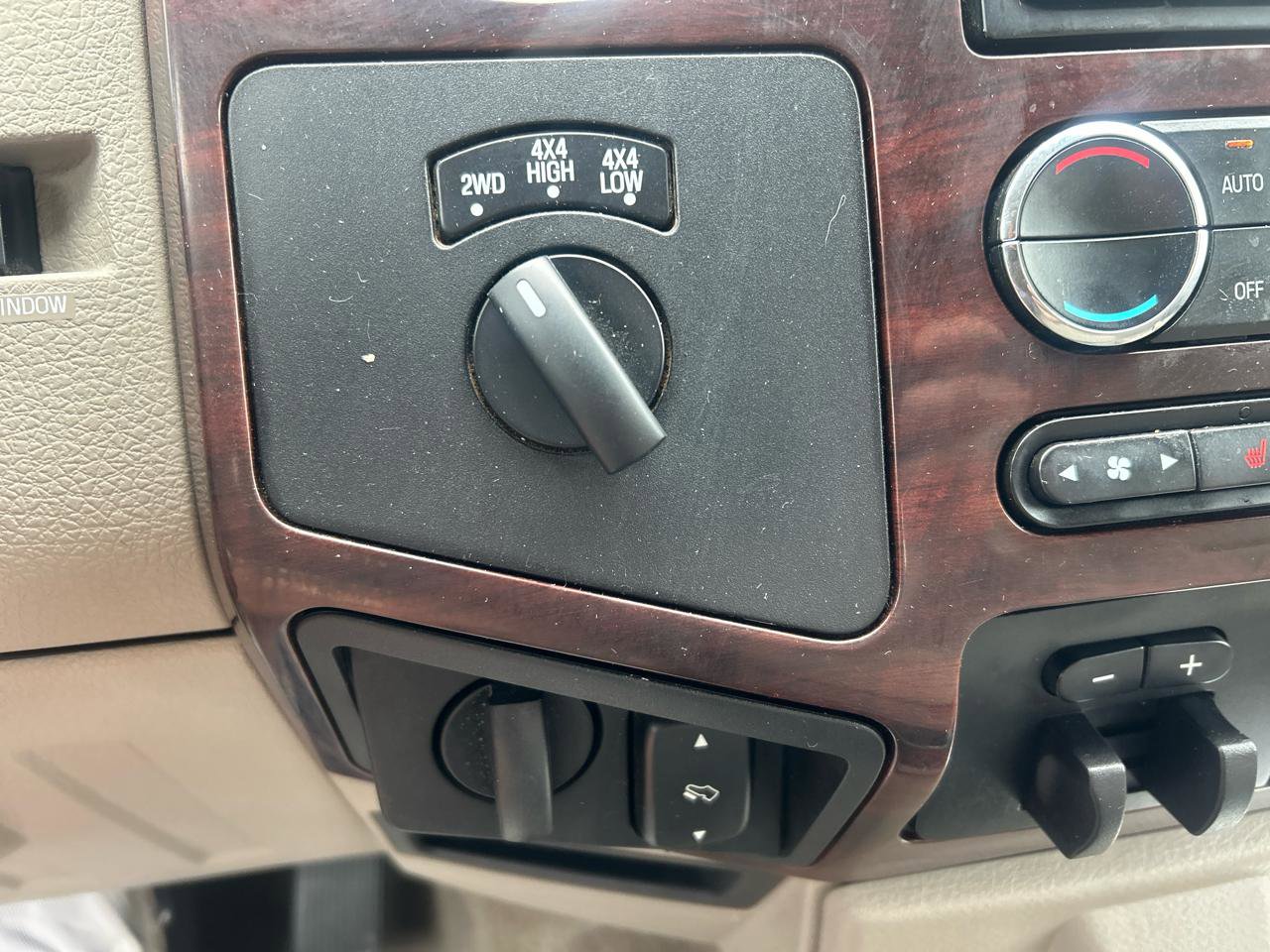 Used 2010 Ford F250 Lariat image 18