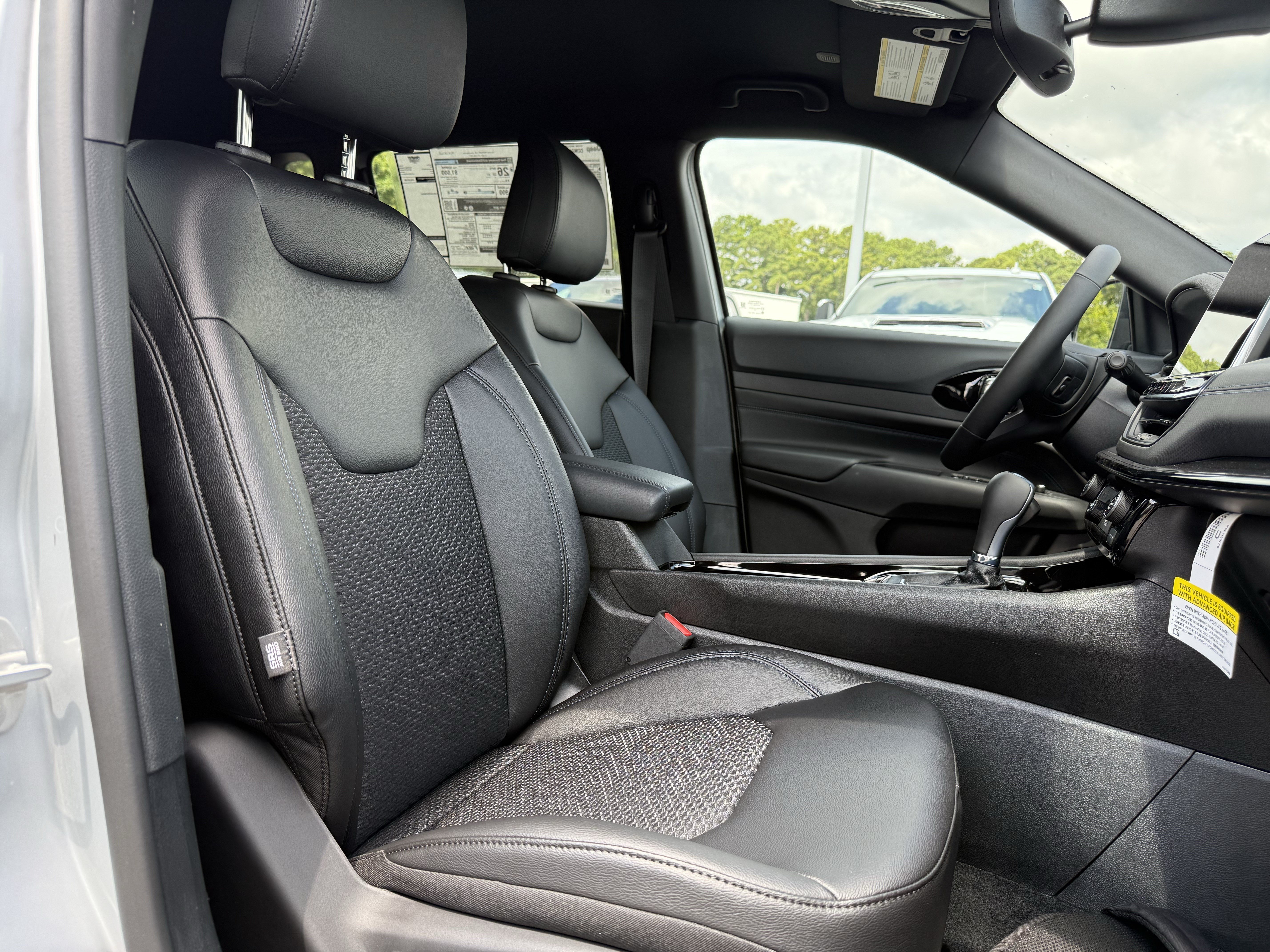 New 2026 Jeep Compass Latitude AWD/4WD image 32