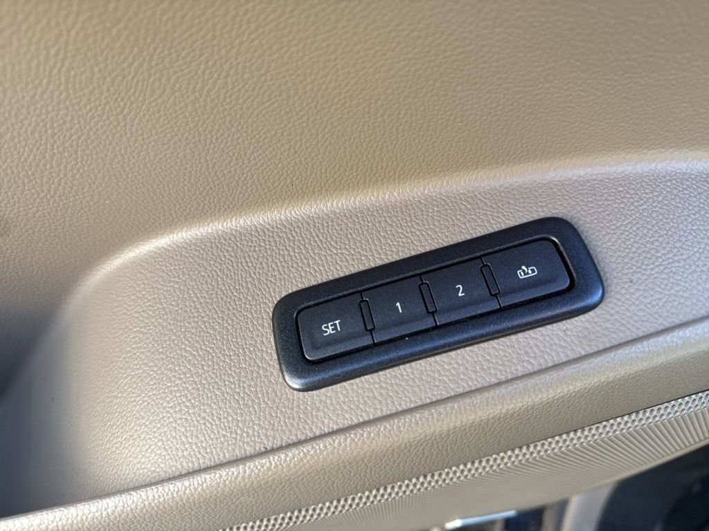 Used 2020 Chevrolet Tahoe LT image 16