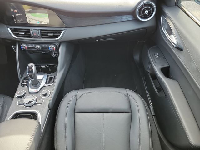 Used 2024 Alfa Romeo Giulia Sprint image 14