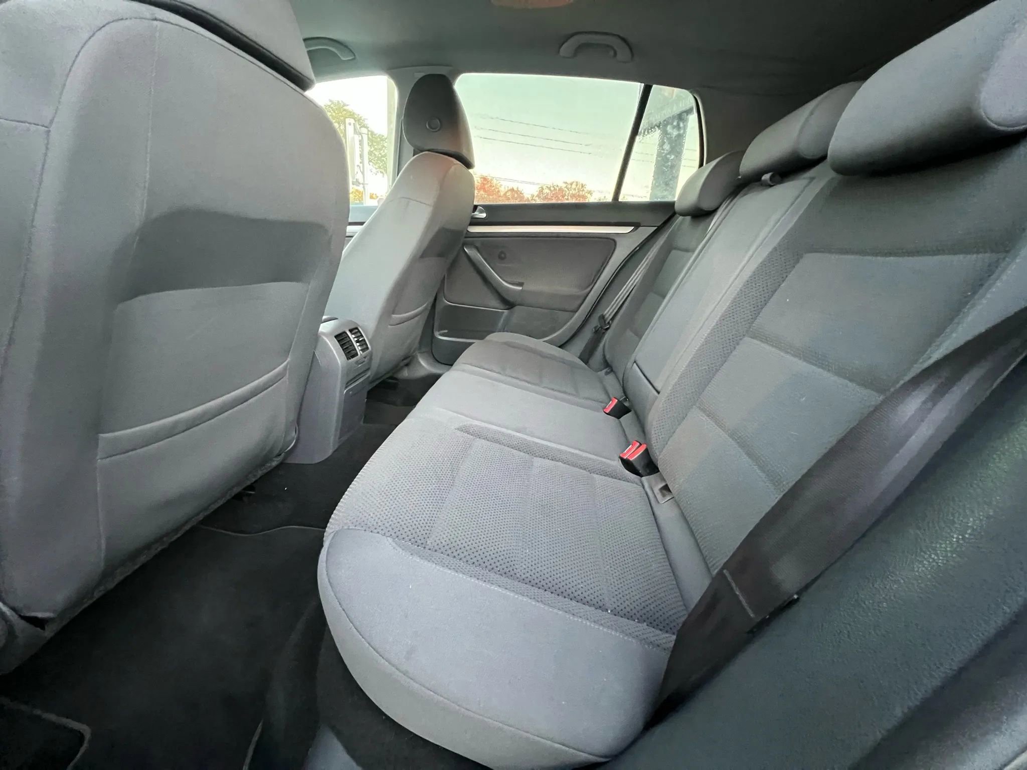 Used 2008 Volkswagen Rabbit 4-Door image 12