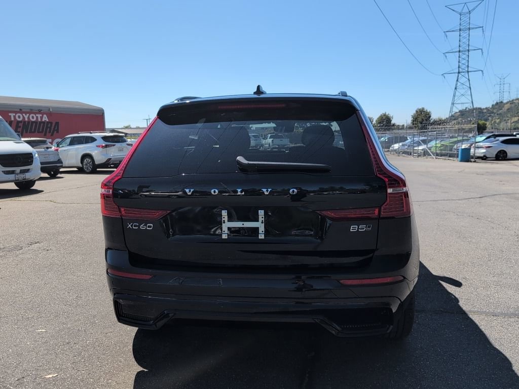 Used 2025 Volvo XC60 B5 Plus image 6