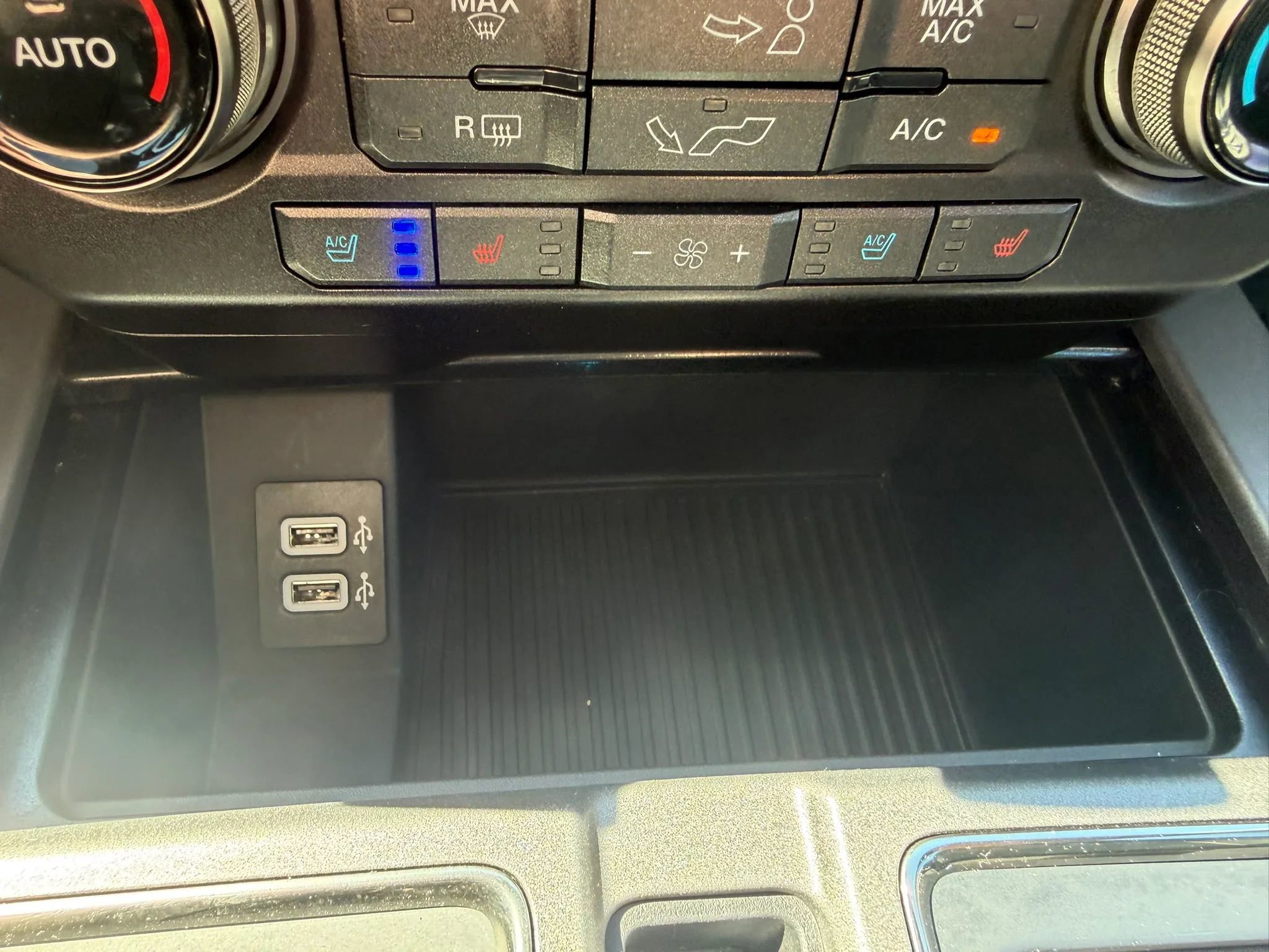 Used 2017 Ford F150 Raptor w/ Equipment Group 802A Luxury image 30