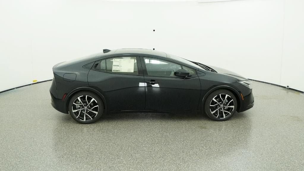 New 2026 Toyota Prius Plug-In Hybrid FWD image 11