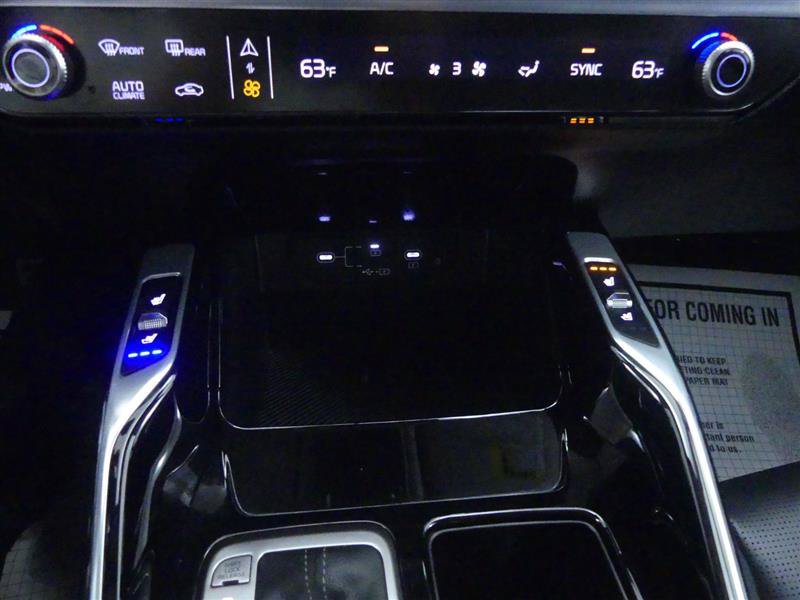 Used 2025 Kia Sorento SX AWD/4WD image 19