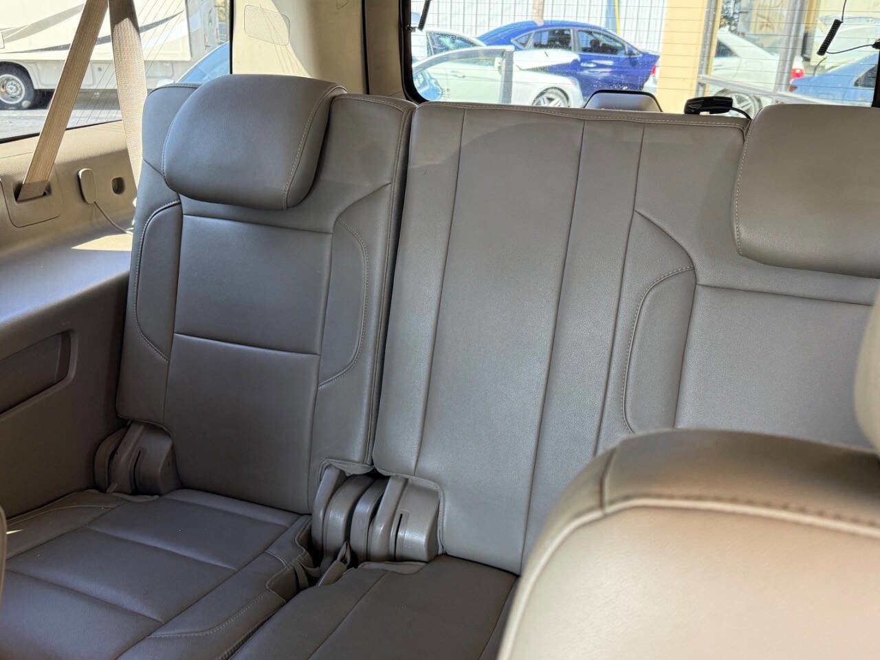 Used 2015 Chevrolet Suburban LT image 11