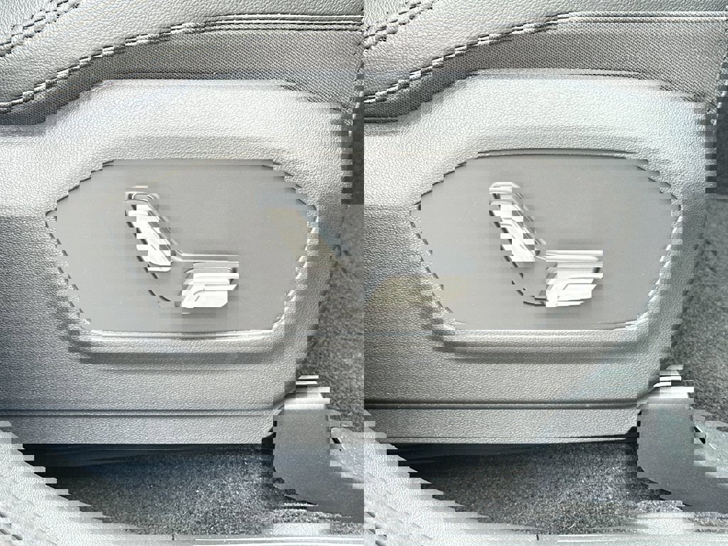 New 2025 Hyundai Santa Fe Limited image 33