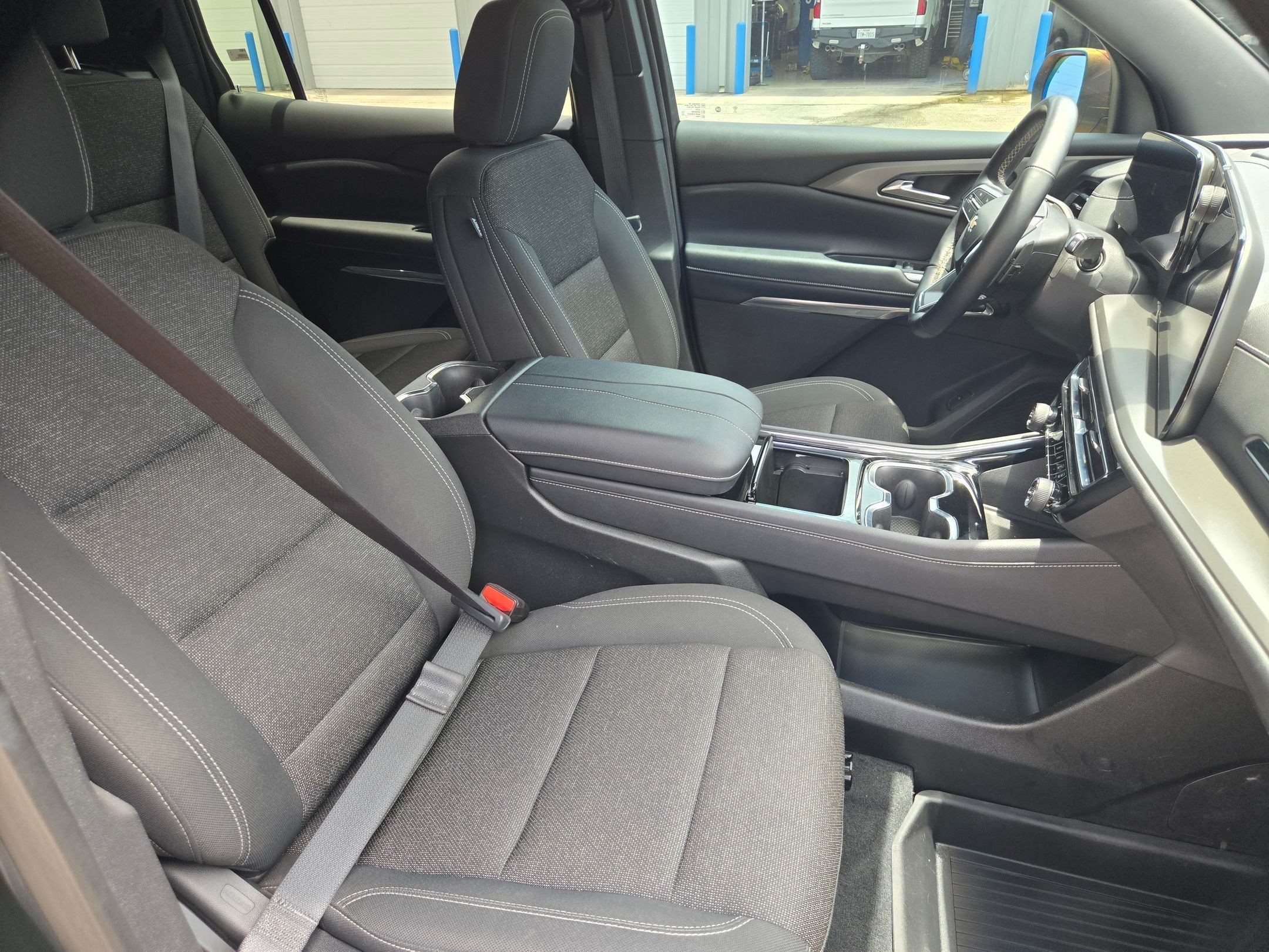 Certified 2024 Chevrolet Traverse LS FWD image 25