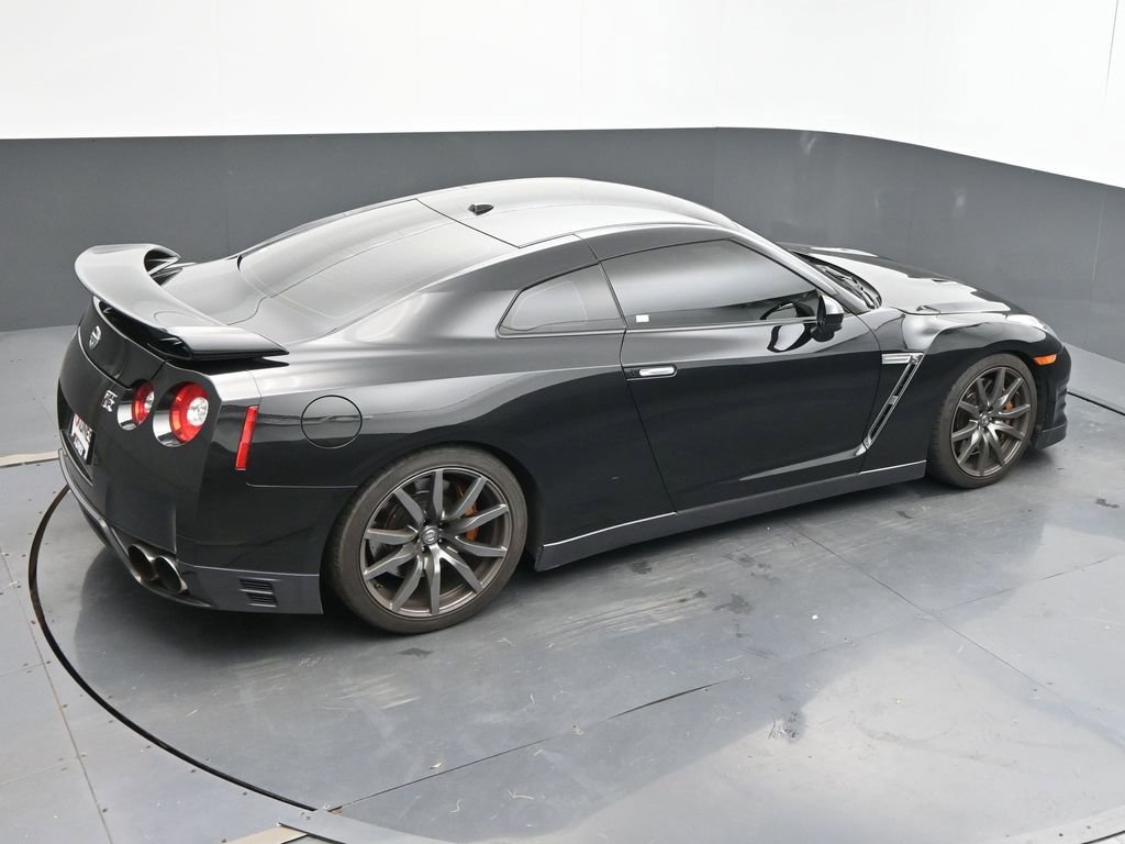 Used 2014 Nissan GT-R Premium image 37
