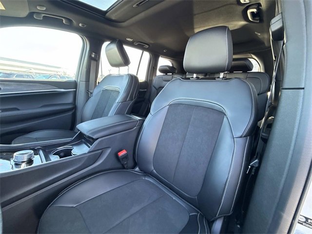 New 2026 Jeep Grand Cherokee Laredo image 5