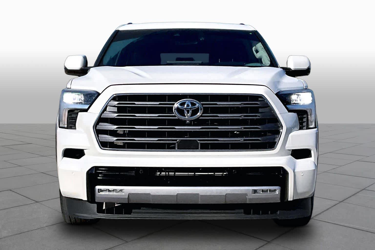 Used 2023 Toyota Sequoia Limited AWD/4WD image 3