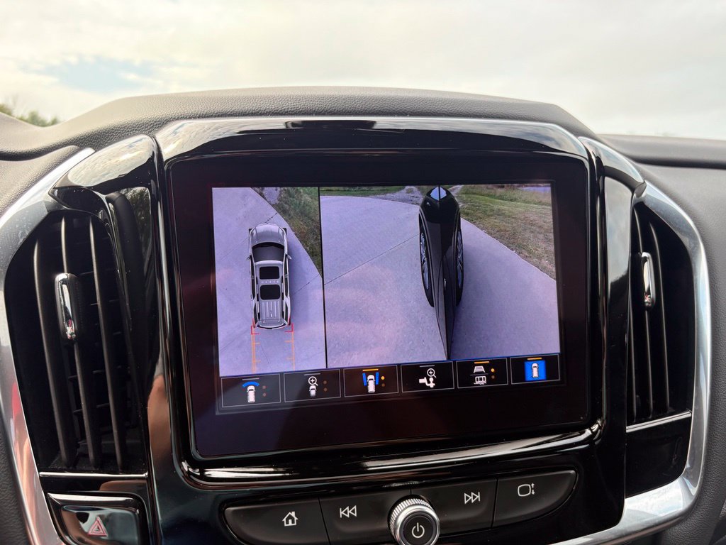 Used 2023 Chevrolet Traverse High Country AWD/4WD image 31