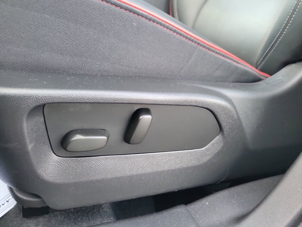 Used 2023 Buick Envision Essence w/ Sport Touring Package image 24