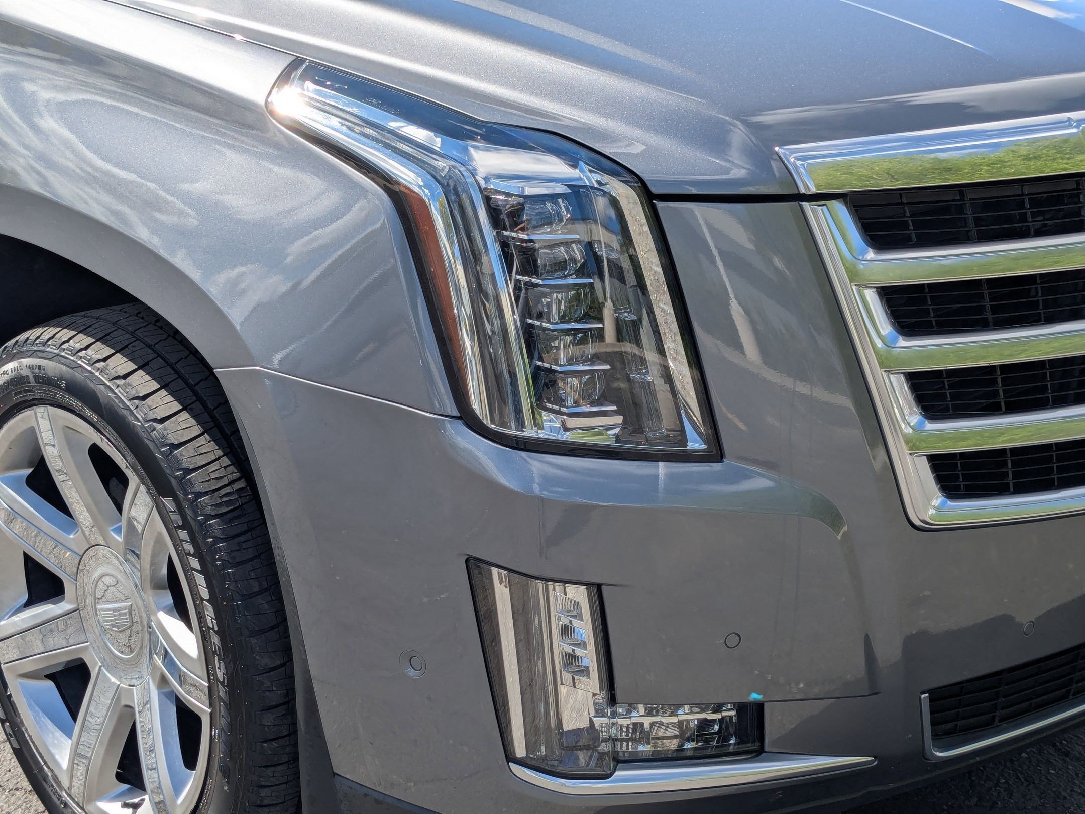 Used 2020 Cadillac Escalade ESV Premium Luxury image 11
