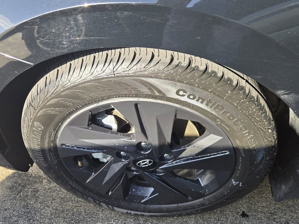 Used 2022 Hyundai Elantra SEL w/ Convenience Package FWD image 7