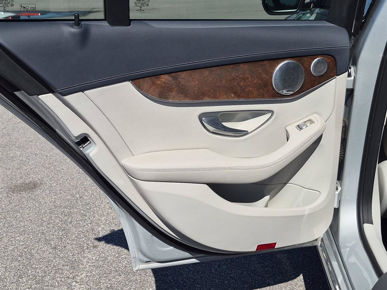 Used 2016 Mercedes-Benz C 300 4MATIC Sedan image 30