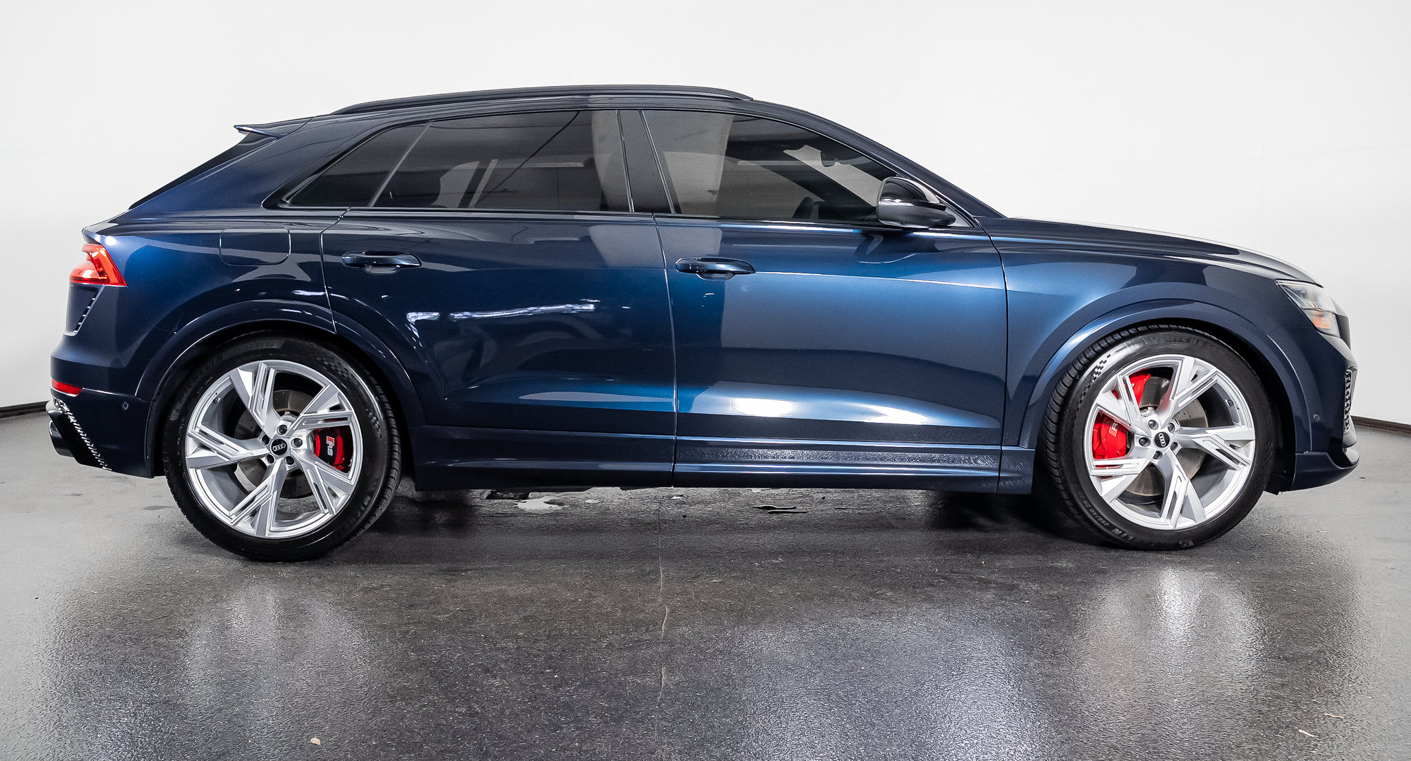 Used 2024 Audi RS Q8 AWD/4WD image 32