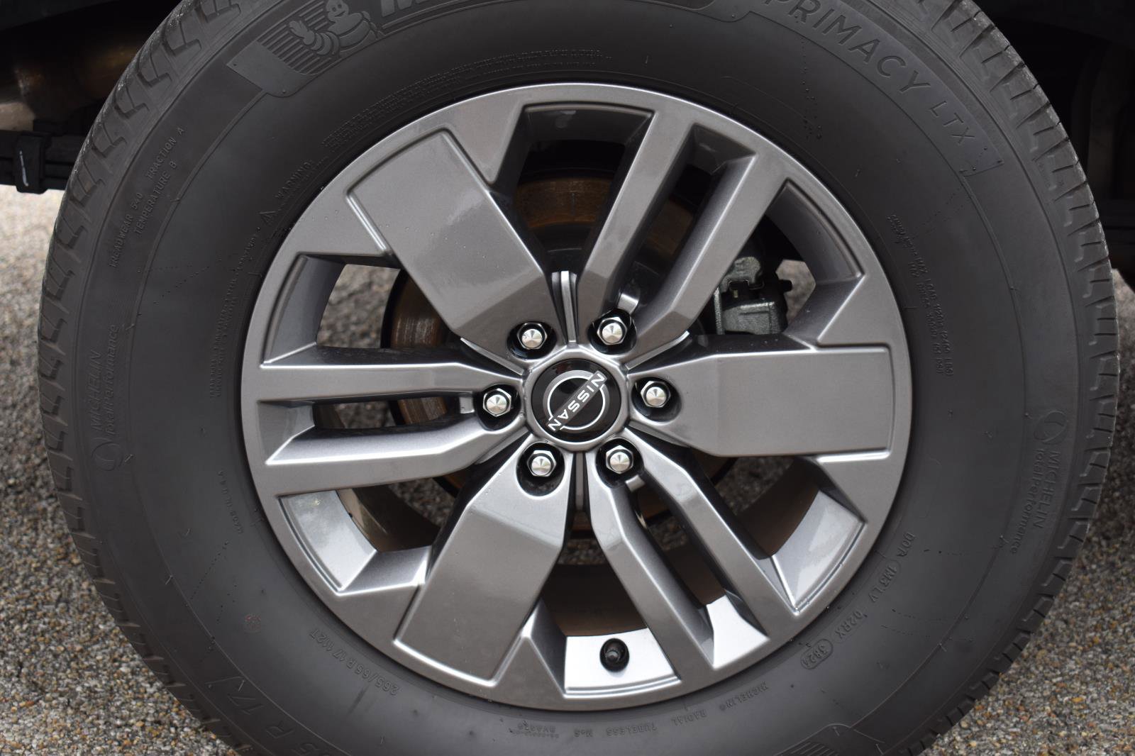 Used 2025 Nissan Frontier SV image 12