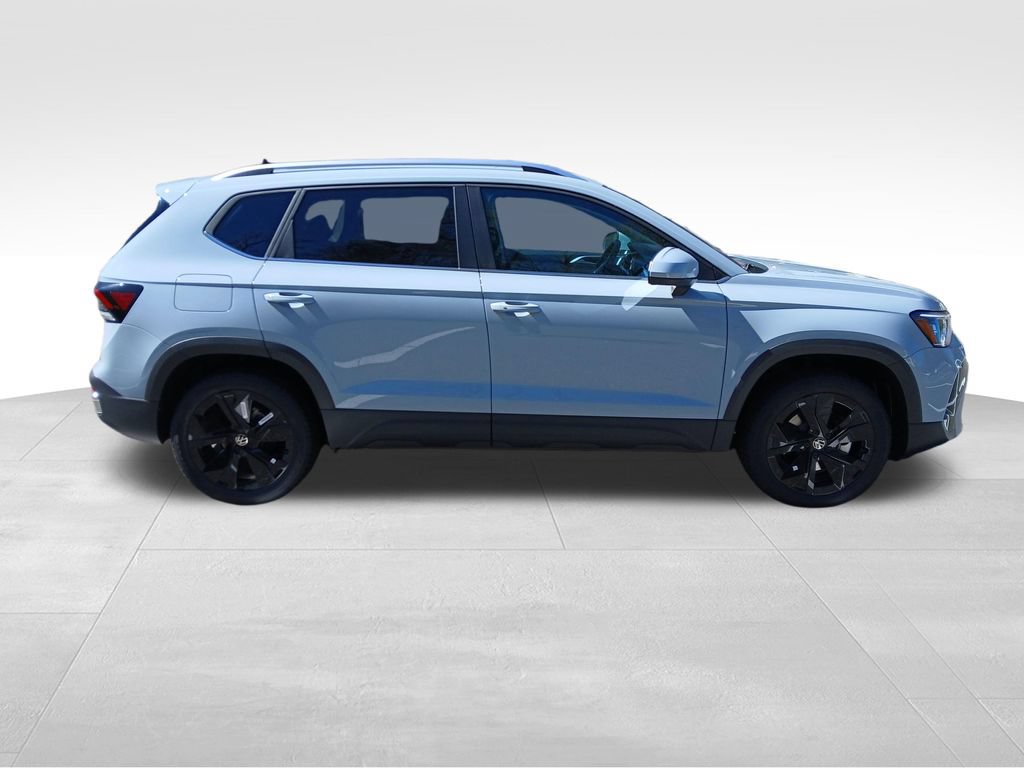 New 2026 Volkswagen Taos SE FWD image 6