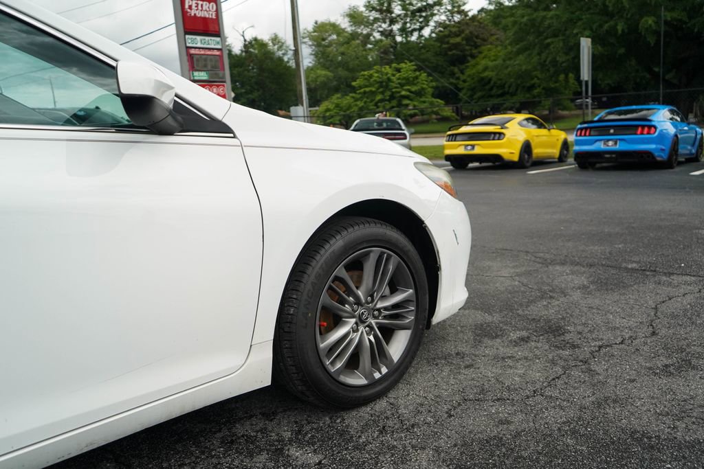 Used 2017 Toyota Camry SE FWD image 17
