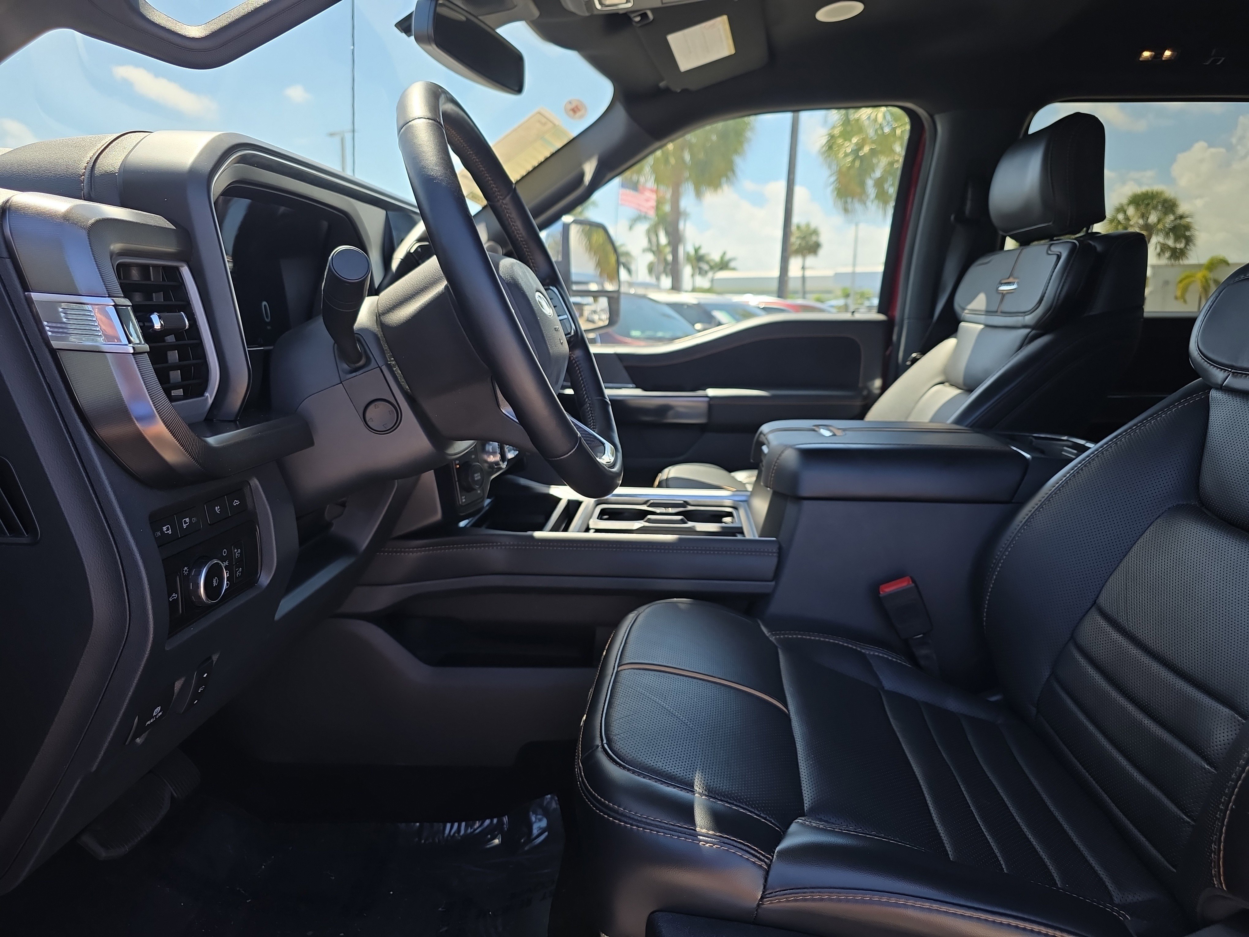 Used 2024 Ford F350 Platinum w/ FX4 Off-Road Package image 21